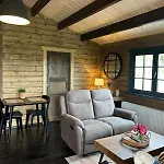 Little Rock Retreat Log With Hot Tub