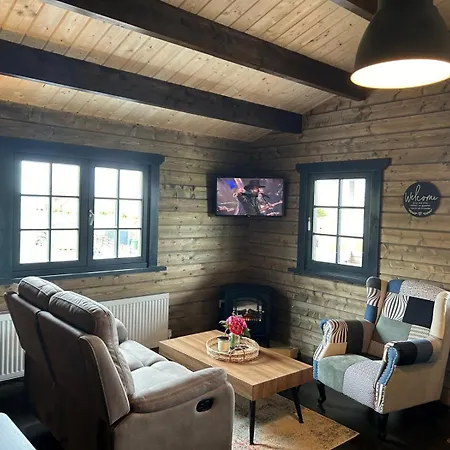 Little Rock Retreat Log With Hot Tub Apartment *