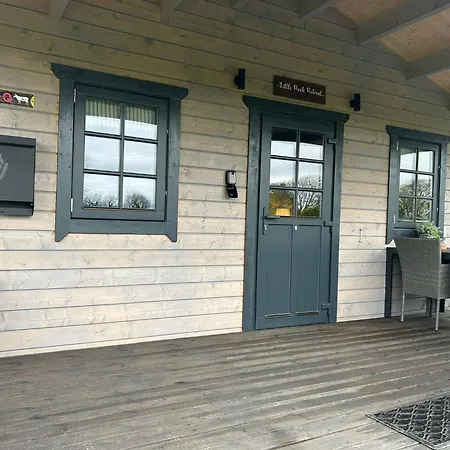 Little Rock Retreat Log With Hot Tub *
