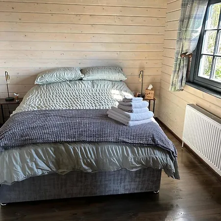 Little Rock Retreat Log With Hot Tub