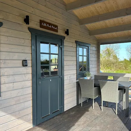 Little Rock Retreat Log With Hot Tub Apartment *