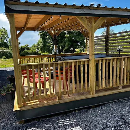 Little Rock Retreat Log With Hot Tub Apartment Castletown Gheoghegan