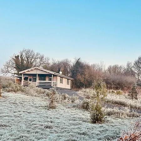 Little Rock Retreat Log With Hot Tub *