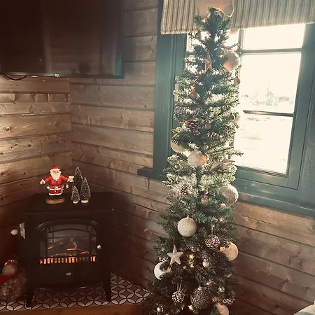 Little Rock Retreat Log With Hot Tub