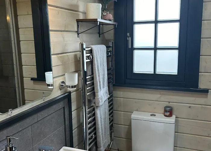 Little Rock Retreat Log With Hot Tub *