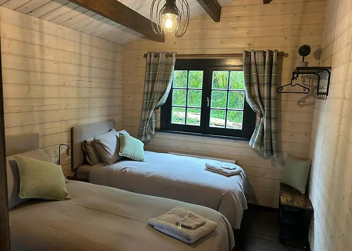 Little Rock Retreat Log With Hot Tub Castletown Geoghegan
