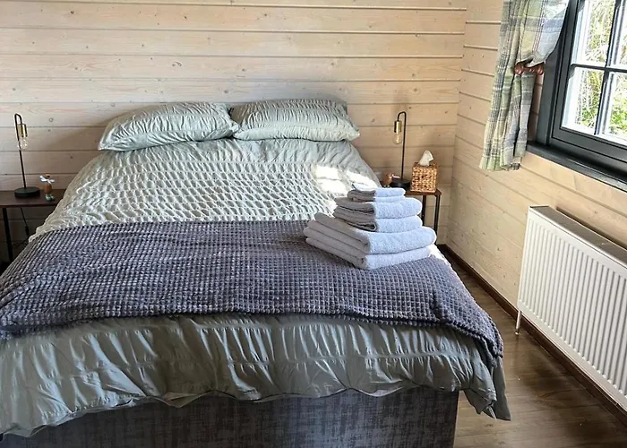 Little Rock Retreat Log With Hot Tub