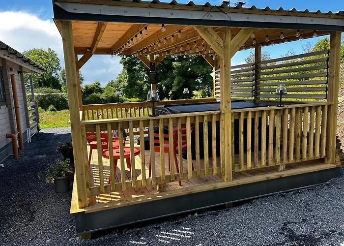 Little Rock Retreat Log With Hot Tub Apartment Castletown Geoghegan