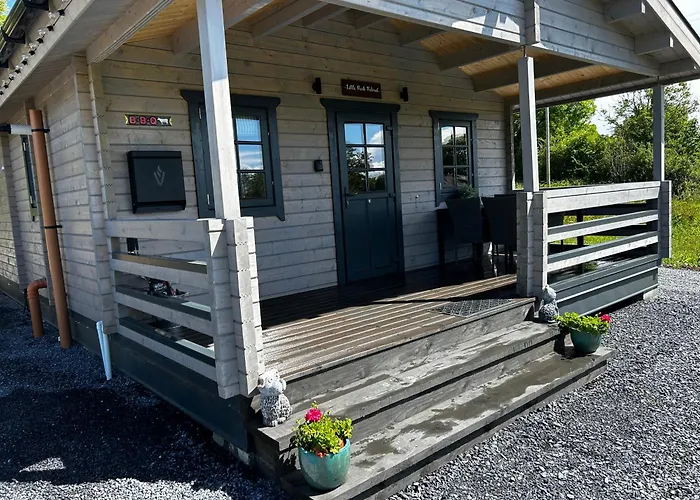 Little Rock Retreat Log With Hot Tub