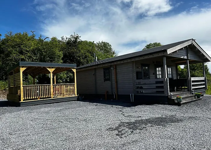 Little Rock Retreat Log With Hot Tub *